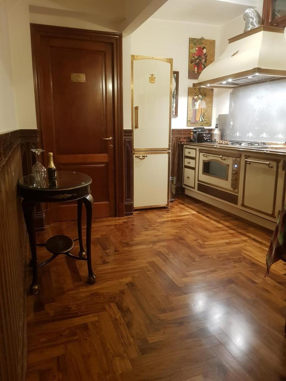 Отель Regal House Roma Navigatori 23 Экстерьер фото